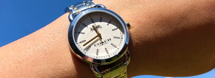 4 ESSENTIAL JEWELRY PIECES THAT GO WITH EVERY&nbsp;OUTFIT!